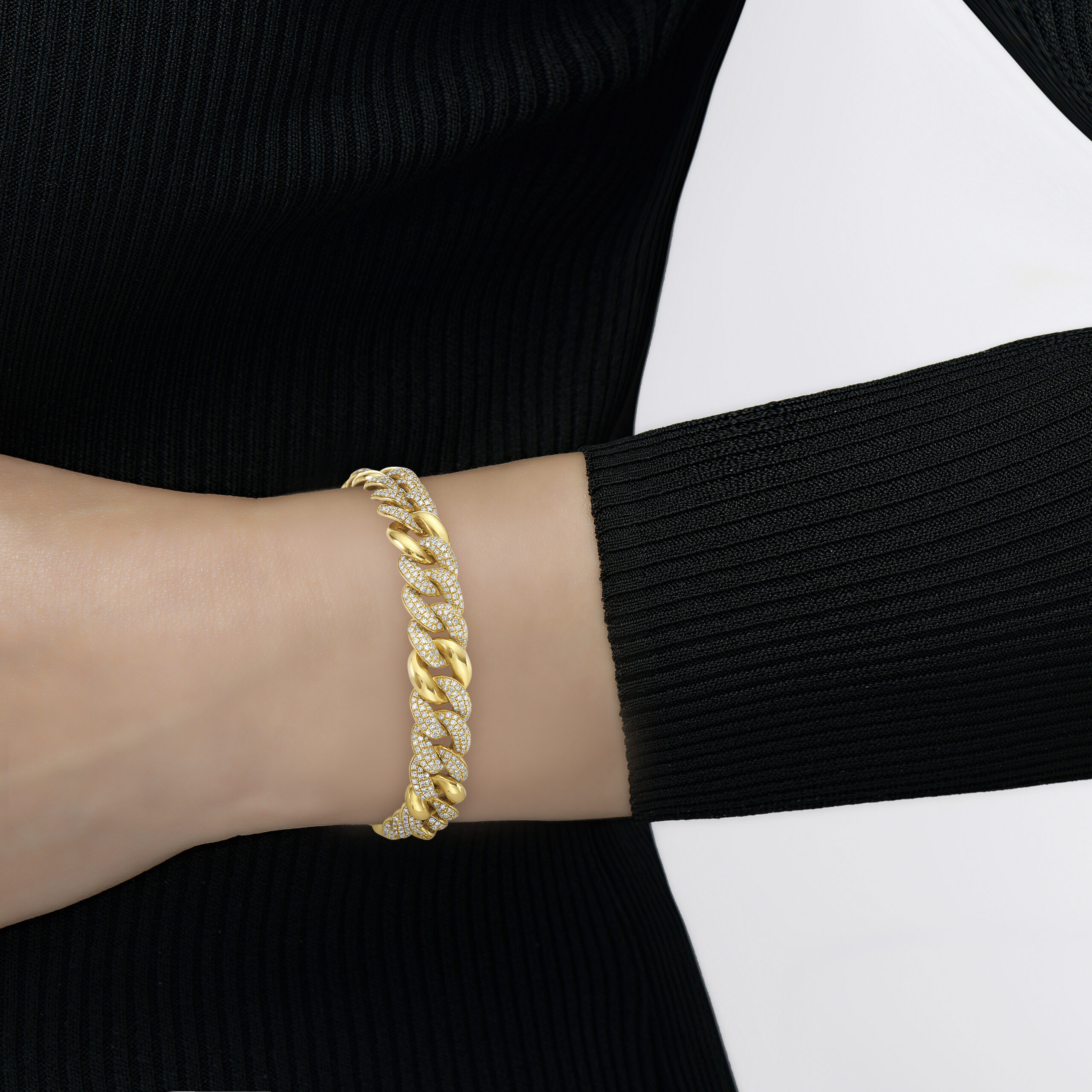 Donatella Curb Link Bracelet With Diamonds - Lionheart